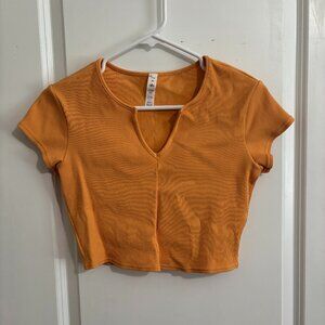 Alo Ribbed V Neck Crop Top